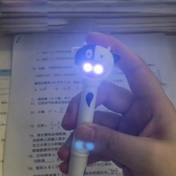 AKV-Kuhstift mit Muhgeräusch und LED-Licht, niedlicher Stift mit Kuhdruck, schwarze Tintenmine, lustige Kuhgeschenke für Frauen, Mädchen und Kinder (3 Stück)