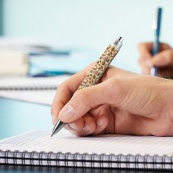 Kugelschreiber mit Hamburger, Pommes Frites, Pizza, realistisches Essen, feine Spitze (0,5 mm), einziehbarer Stift zum sanften Schreiben, Gelschreiber mit schwarzer Tinte, 1 Stück