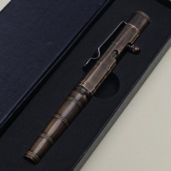 Personalisierter Bolt Action Pen, individueller Text oder Logo, Messing-Kugelschreiber mit Metallclip, Arthritischer Business-/Büro-EDC-Taschenstift für taktische Verteidigung (Bambusform – Bronze)