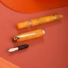 HongDian N1S Kolbenfüllfederhalter aus orangefarbenem Harz, Iridium-extrafeine Feder, klassischer Stift, glatt schreibender Stift mit Metallbox