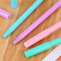 Niedlicher farbiger Gel-Tintenstift mit Krone und Delfin, niedlicher Kawaii-Schreibstift in Schwarz, Kugelschreiber, Gelstift mit schwarzer Tinte, Partygeschenk, lustiges Schul- und Büromaterial (5 Stück)