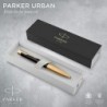 PARKER Urban Twist Kugelschreiber | Gedämpftes Schwarz mit goldener Verzierung | Mittelspitze, blaue Tintenmine | Geschenkbox